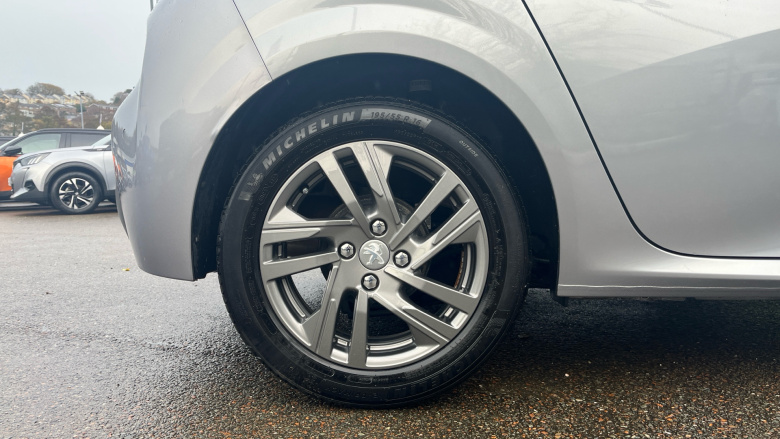 Peugeot 208 1.2 PureTech Active Premium + 5dr Petrol Hatchback